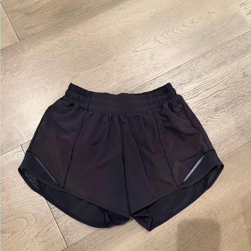 Lululemon Hotty Hot short